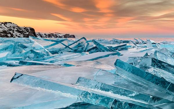 Baikal ice on sunset by Sergey Pesterev, CC BY-SA 4.0