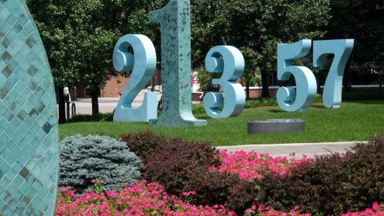 Garden of Constants, number statues