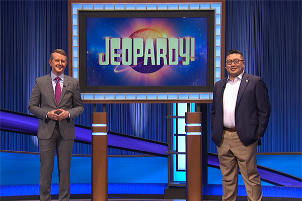 Ken Jennings (L) and Will Chou (R)
